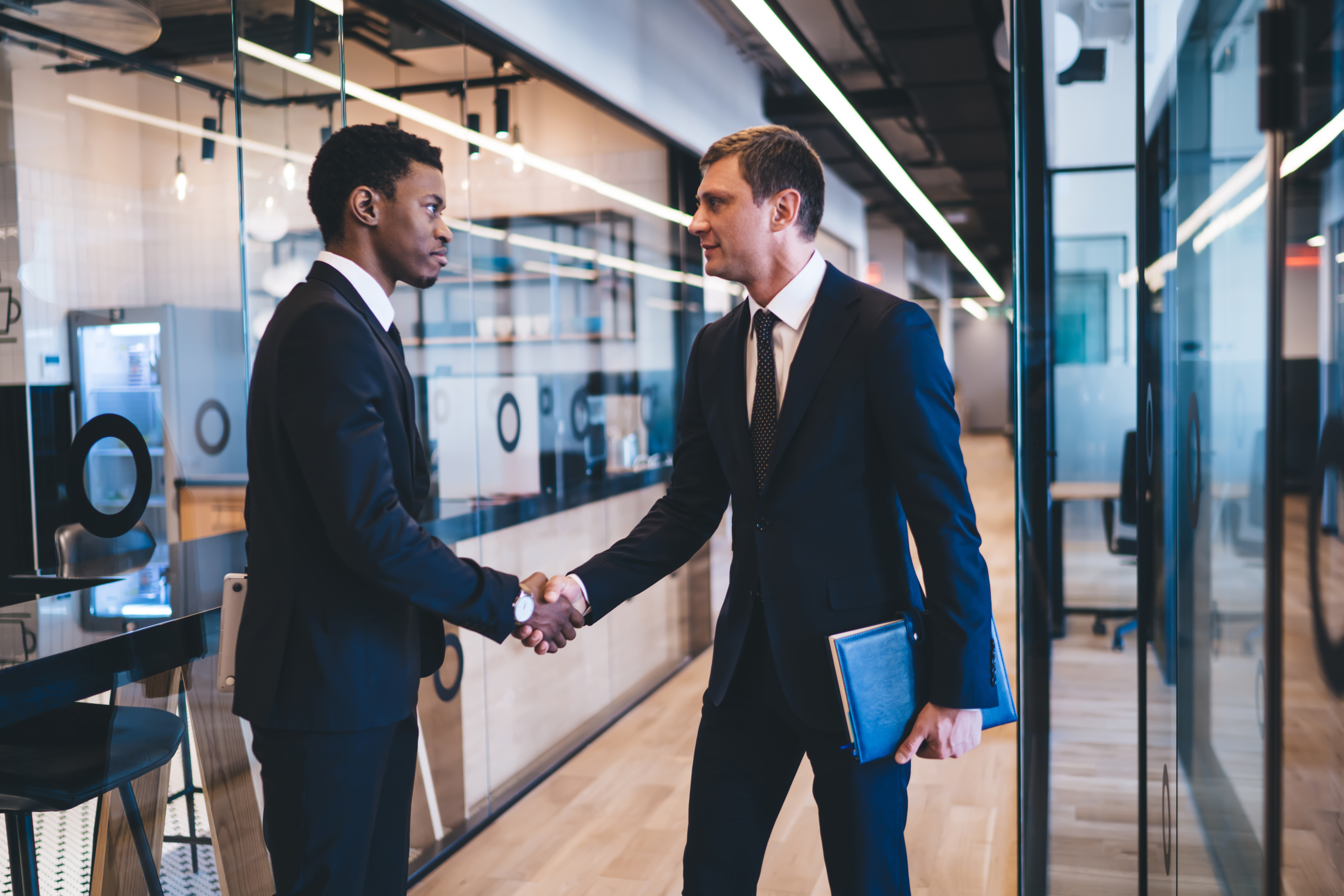 Managed Service Provider Shaking Customers Hand